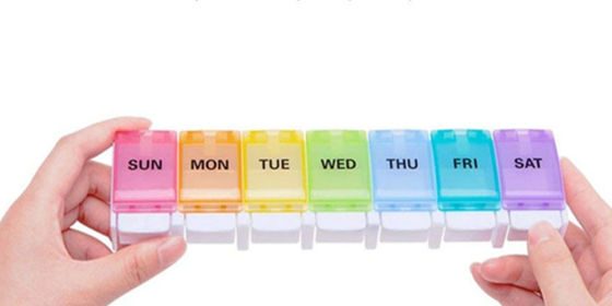 Amazon hot sell Weekly Pill Organizer Travel Portable Pill Cases  Daily Pill Box 7 Compartments to Hold Vitamin Fish oil